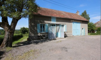House to renovate for sale on 1,552 m² with outbuildings