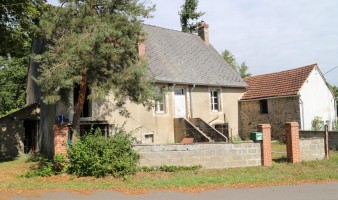 Te renoveren landhuis in het hart van een gehucht in de Arroux-vallei