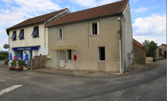 Village house for sale near the Arroux river