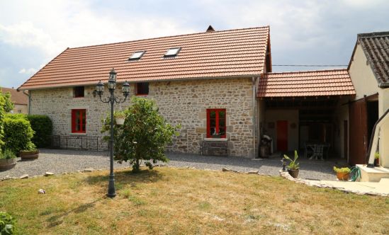 Renovated house with swimming pool for sale in a South Morvan village