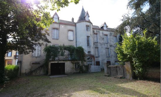 Mansion of 350 m2 to renovate for sale in town center