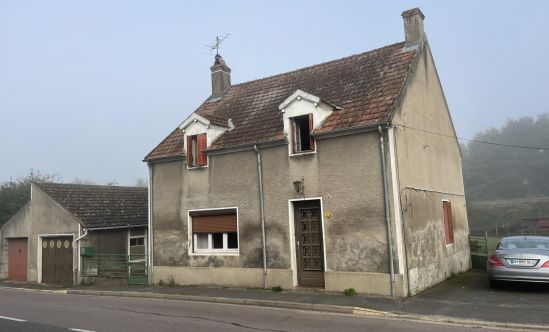 Te renoveren huis te koop in het hart van het dorp