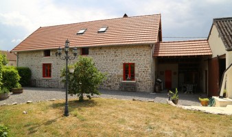 Renovated house with swimming pool for sale in a South Morvan village